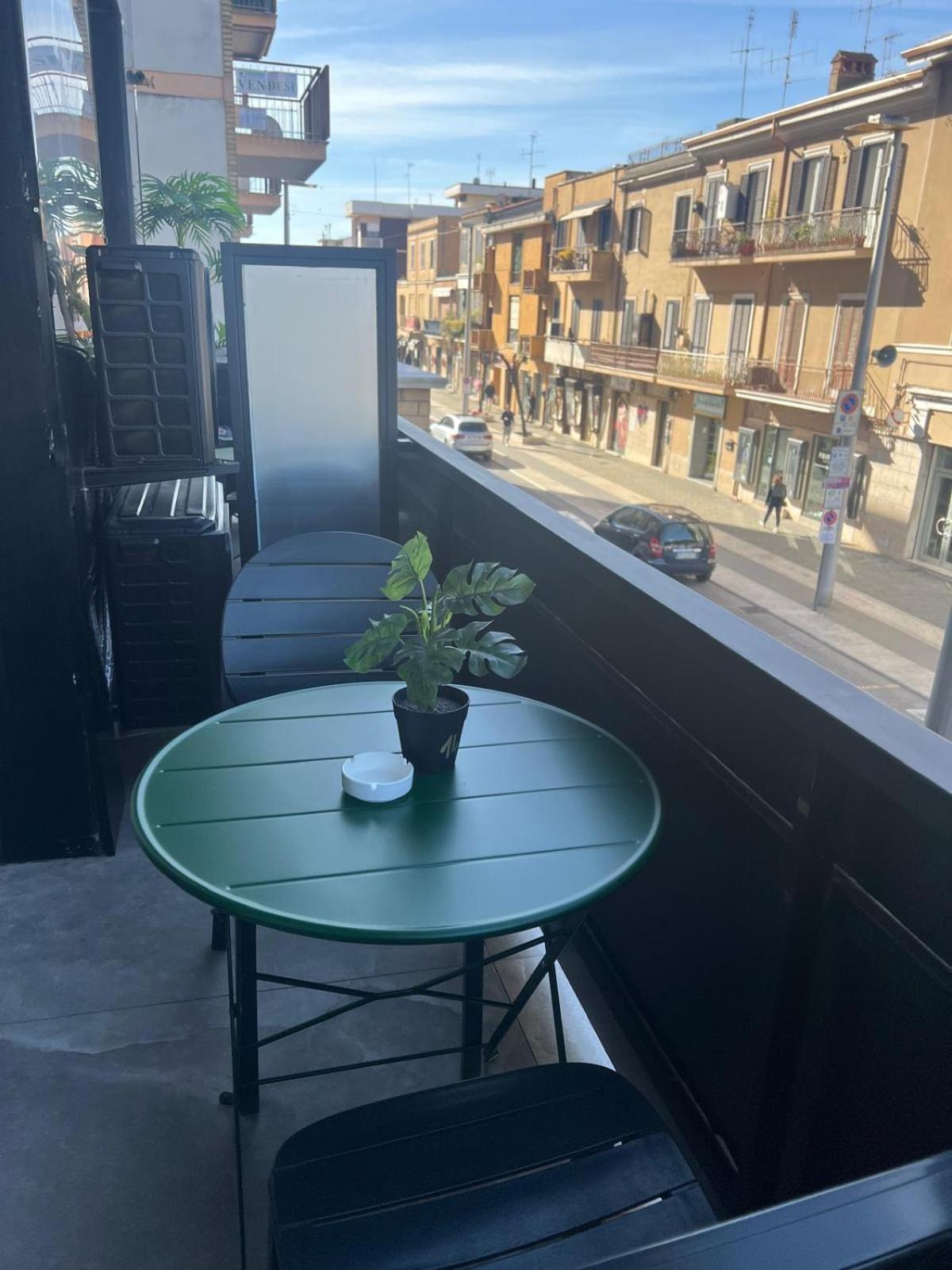 B&B Caffe Retro' チステルナ・ディ・ラティーナ エクステリア 写真